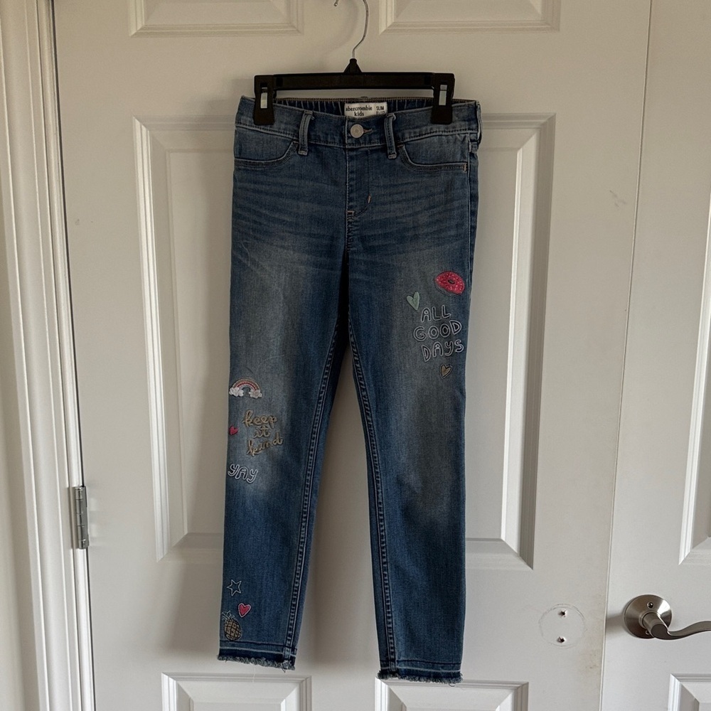 abercrombie kids pull on jean legging ankle Silm Embroidered Blue Jeans 11/12